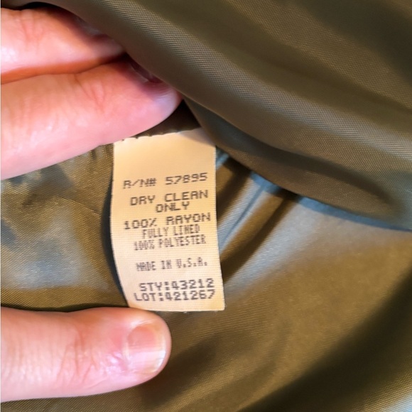 Vintage Olive Green Blazer with Button Details - Picture 6 of 9